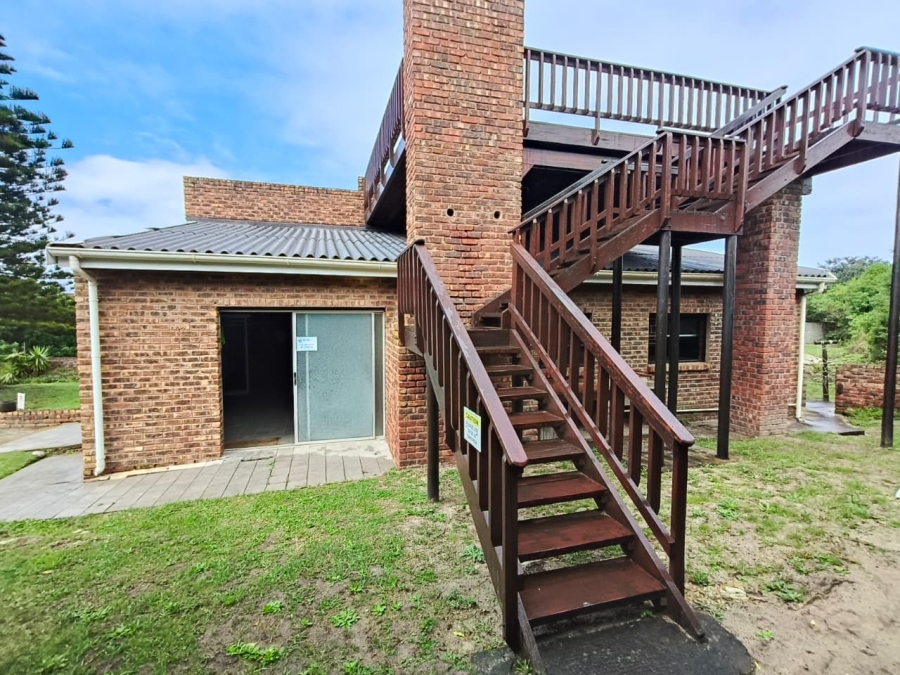 4 Bedroom Property for Sale in Oyster Bay Eastern Cape